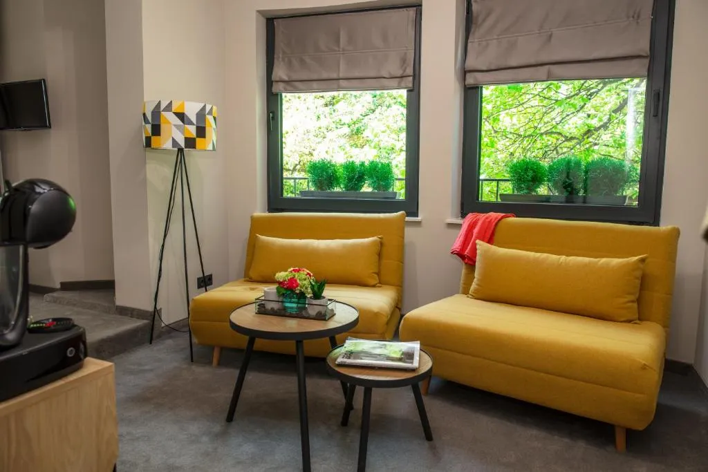 Reverence Boutique Hotel，位于瓦尔纳的酒店
