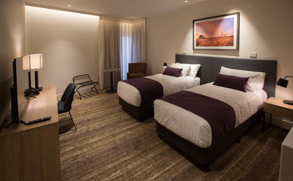 Porter's Plainland Hotel photo