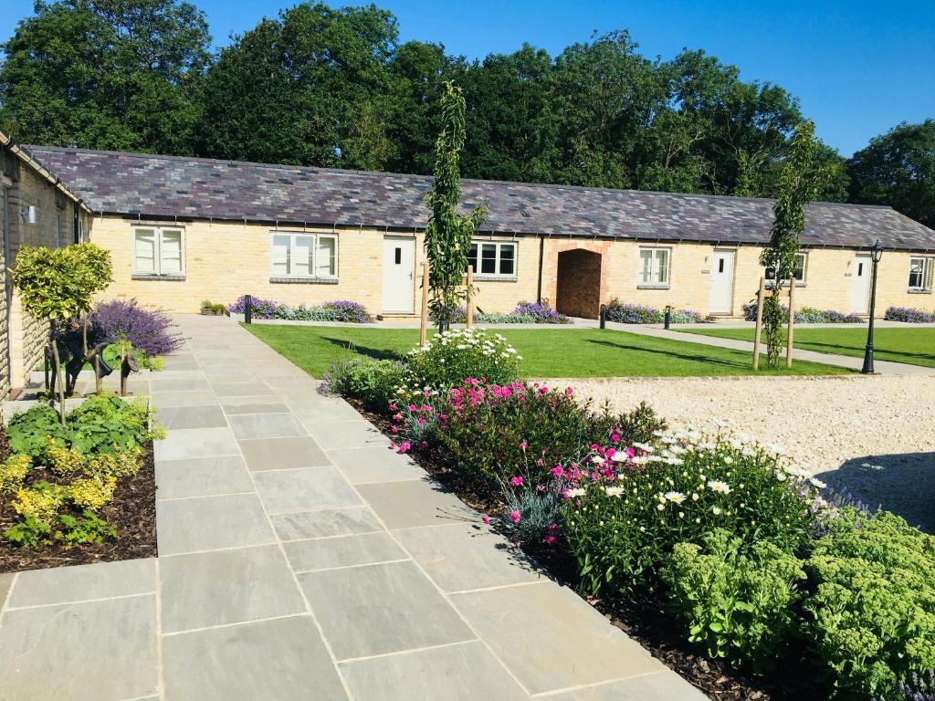 Briary Cottages at Iletts Farm photo