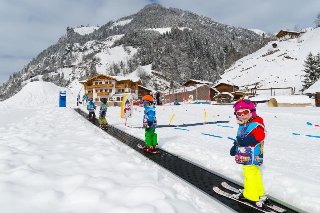 Familienhotel Oberkarteis - 4