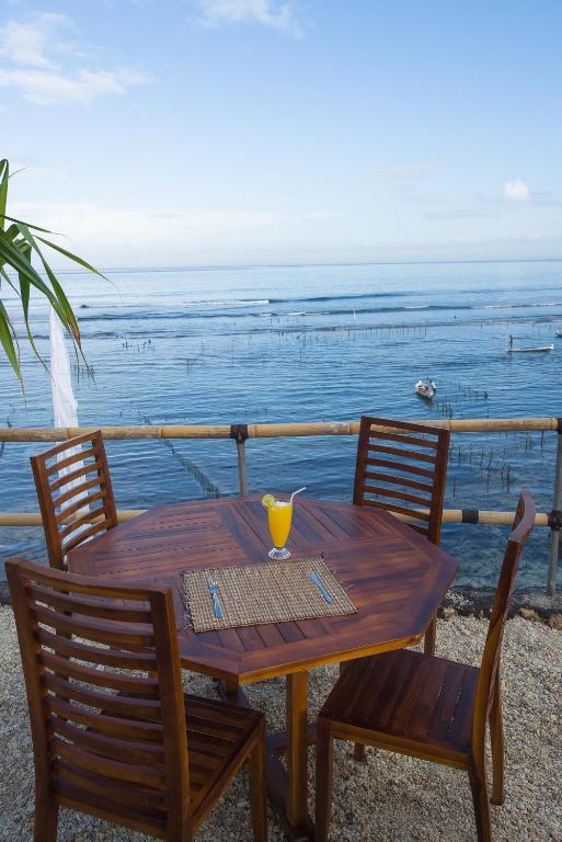 Restaurant, Twilight Bungalows Lembongan in Bali