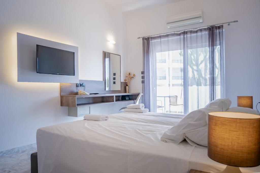 Bright Star — Hotel rooms in Faliraki, South Aegean