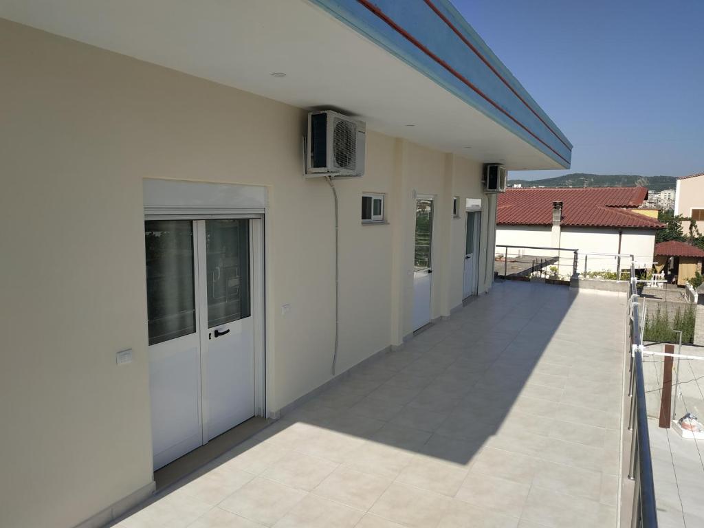 Dhoma Plazhi Nefeli photo
