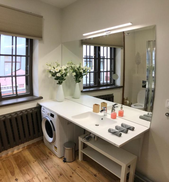 Doma square apartment 2, in the heart of Old town, Riga