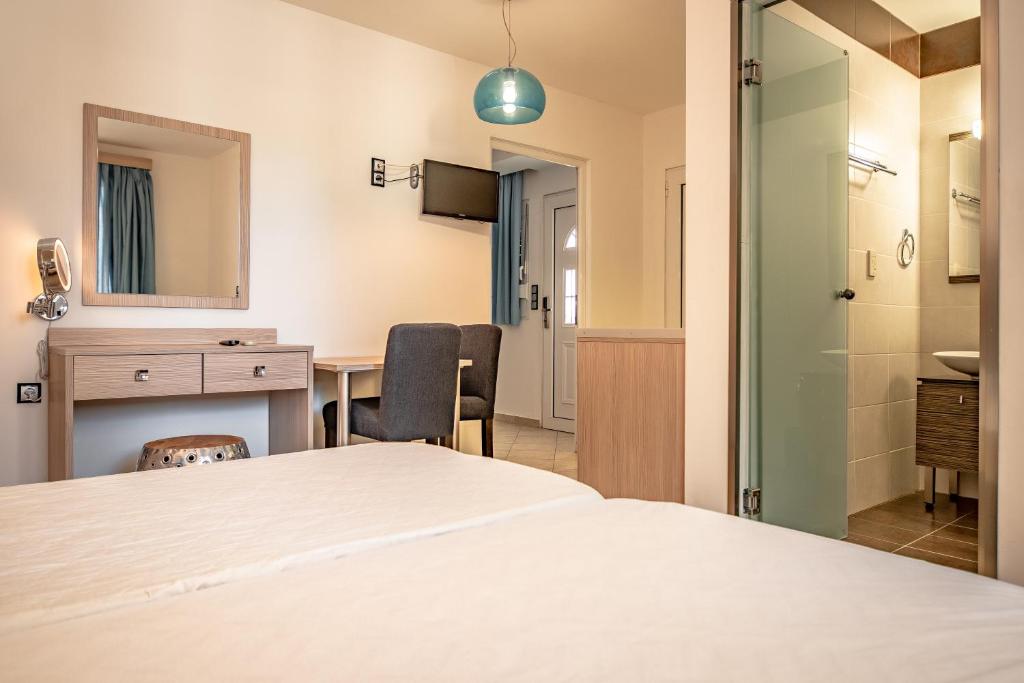 Bright Star — Hotel rooms in Faliraki, South Aegean