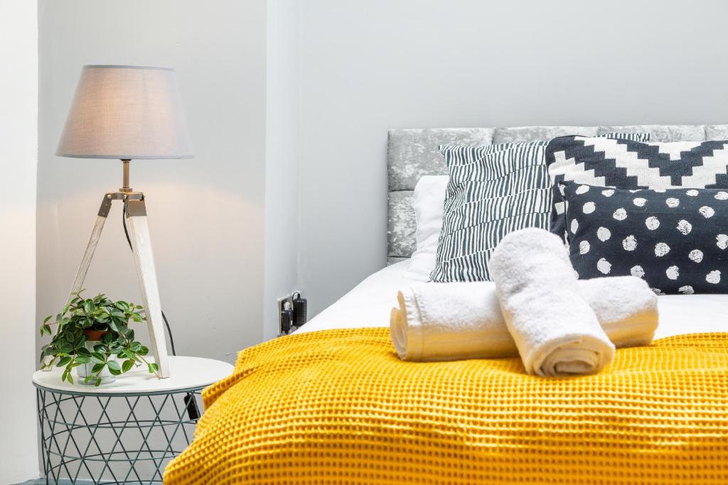 The Roof Apartment — Hotel in Bristol