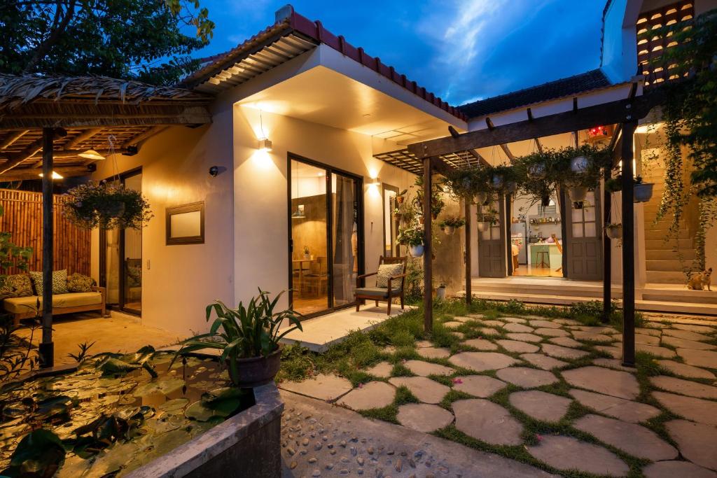 Mimi House
