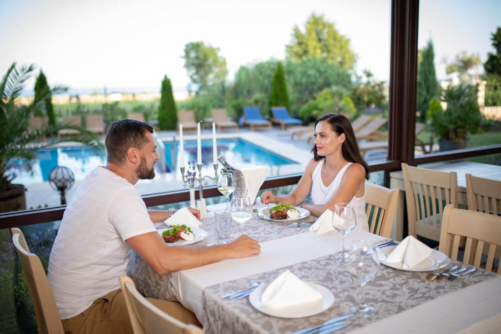 Sunny Castle Hotel - All Inclusive, Beach and Free parking — Kranevo, Dobrich