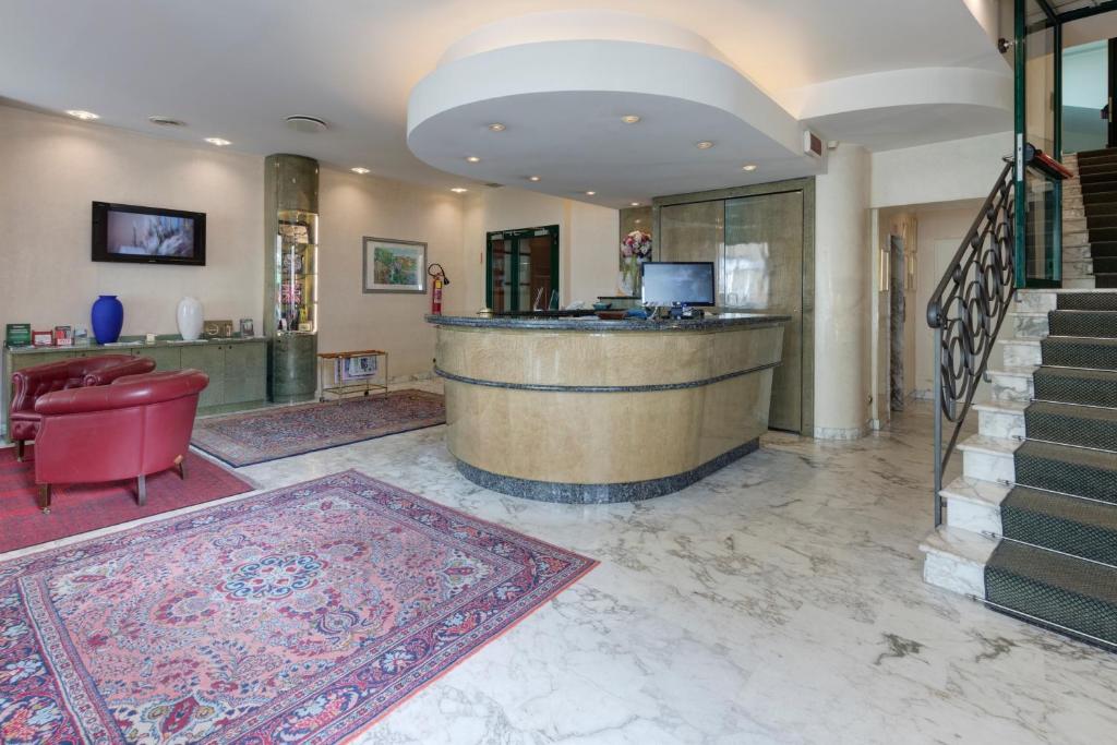 Palace Hotel photo