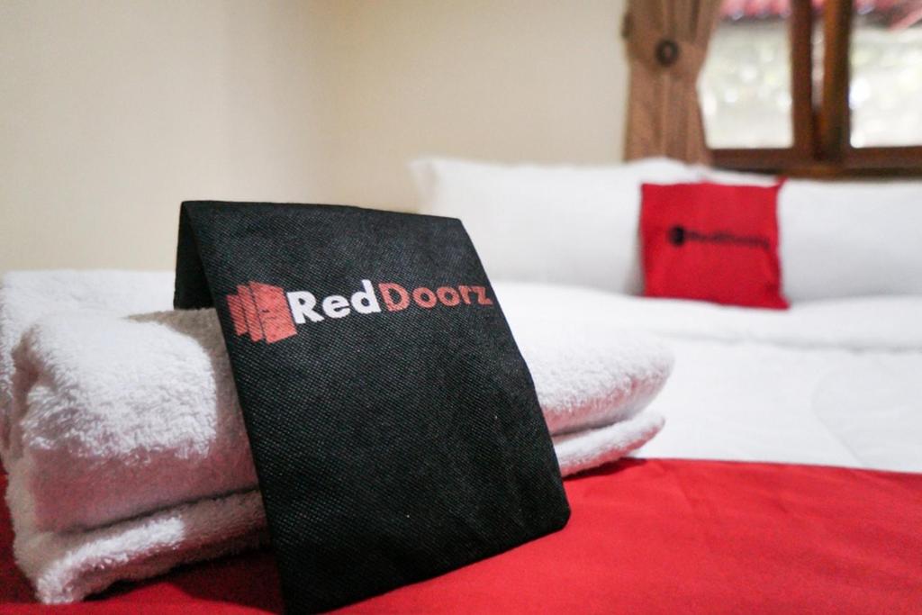 RedDoorz Syariah near Exit Tol Malang photo