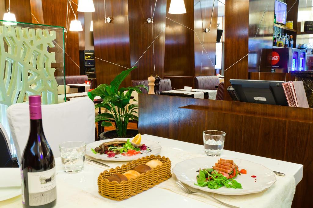 East Gate Hotel photo