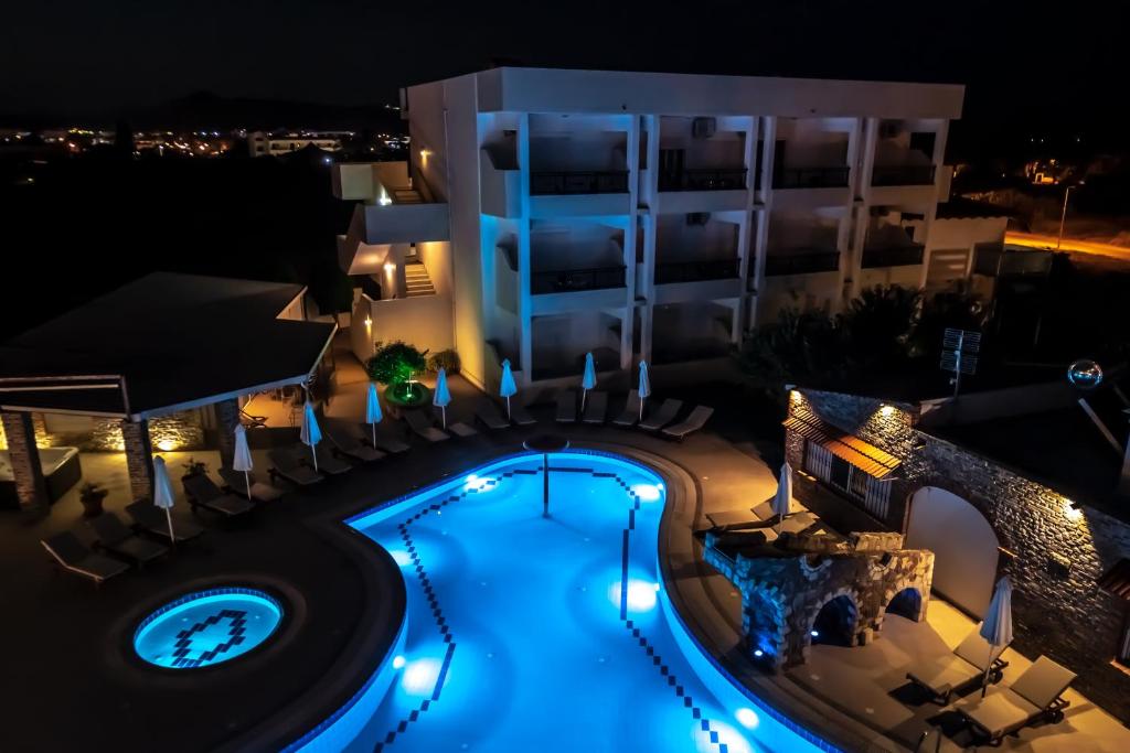 Bright Star — Swimming pool in Faliraki, South Aegean