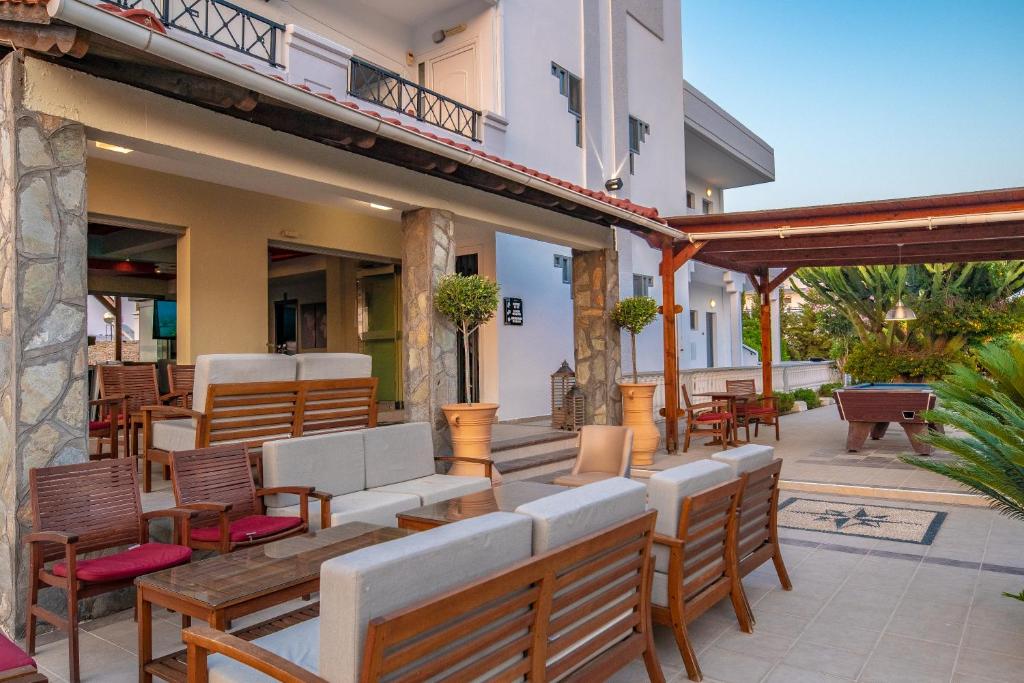 Bright Star — Hotel building in Faliraki, South Aegean