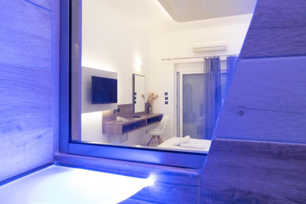 Bright Star — Hotel rooms in Faliraki, South Aegean