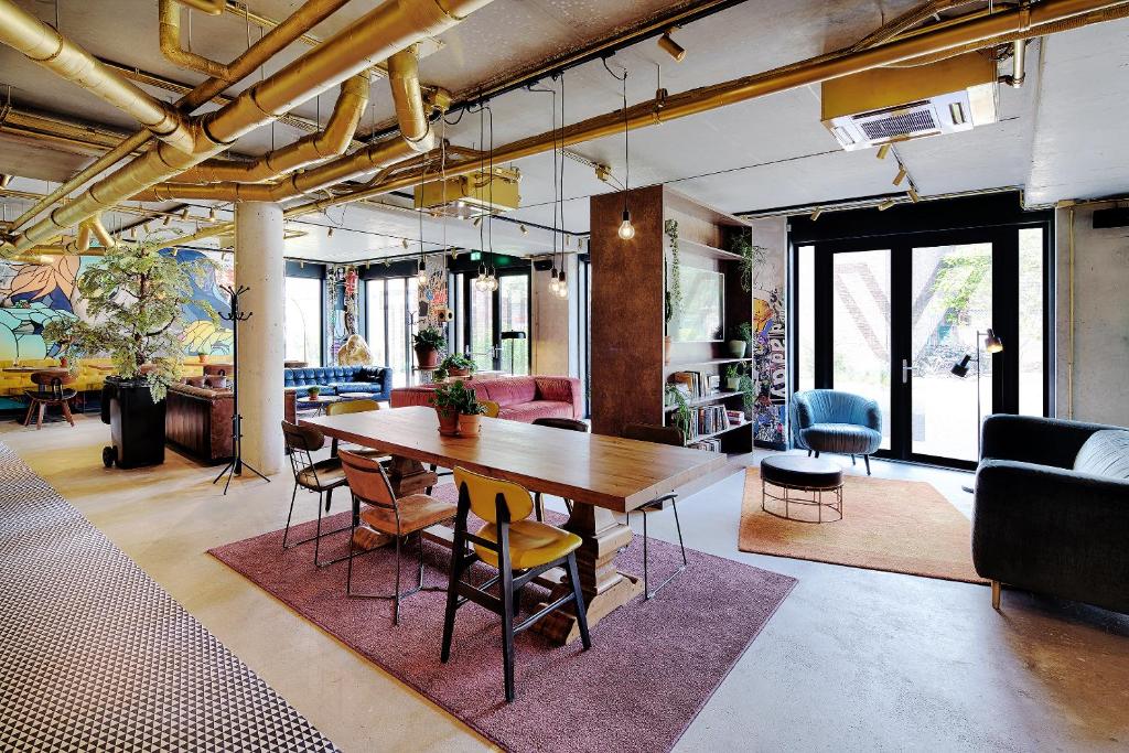 Bar/lounge