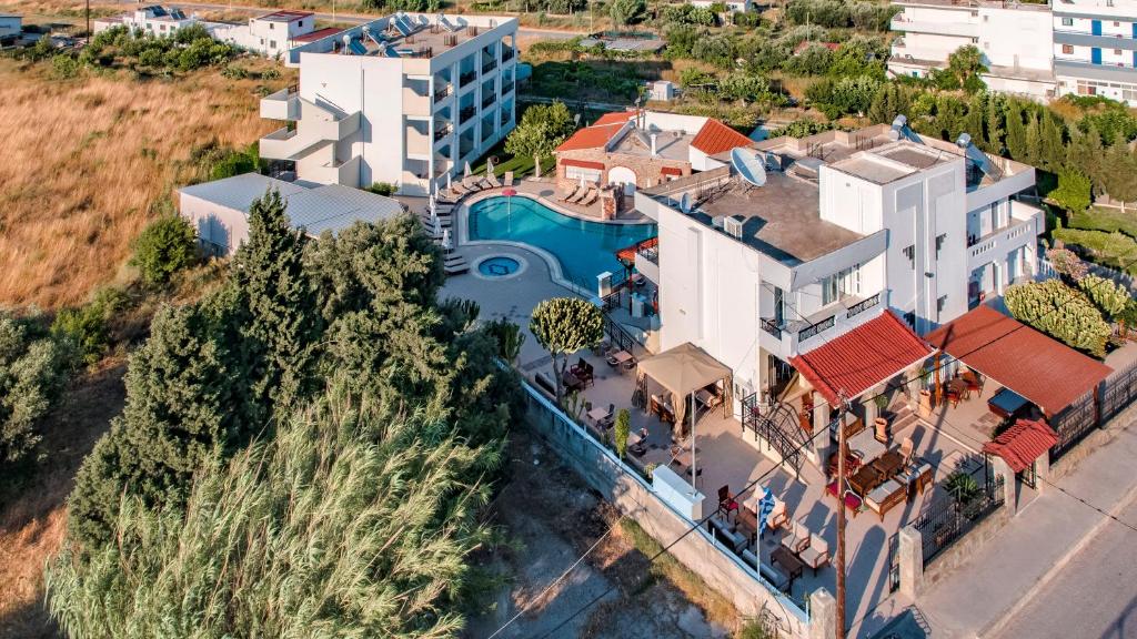 Bright Star — Swimming pool in Faliraki, South Aegean