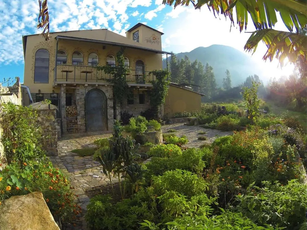 IntiRumi Inn, hotel in Caraz
