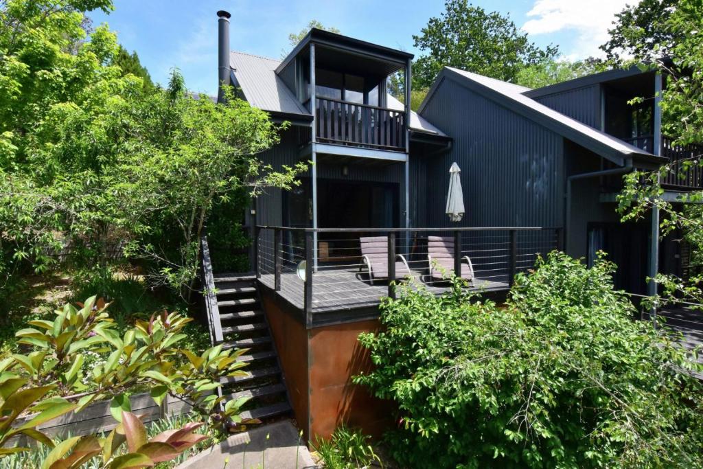 Cloudsong Chalet 3 - Close to the village centre! — Hotel in Kangaroo Valley