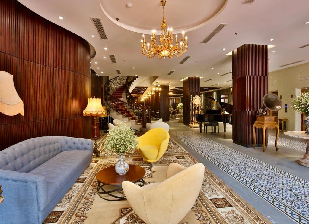 Khách Sạn và Suites Đông Dương