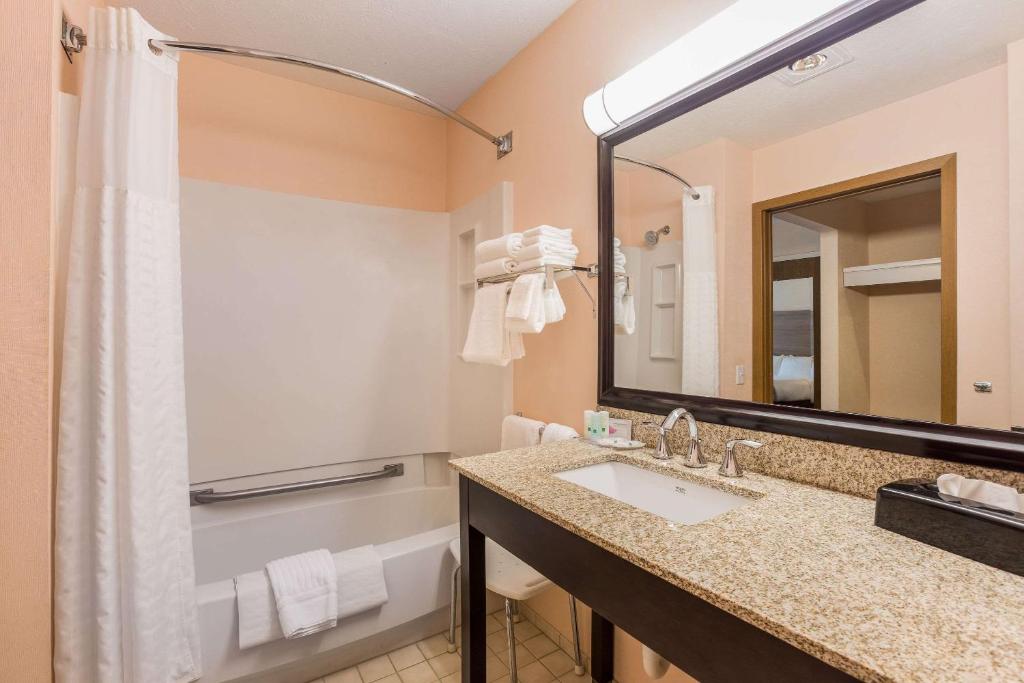 City Express by Marriott Petoskey Harbor Springs 호텔 이미지 2