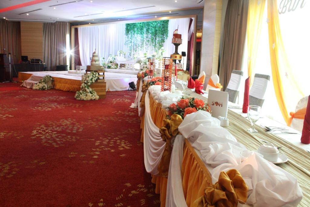 Banquet hall