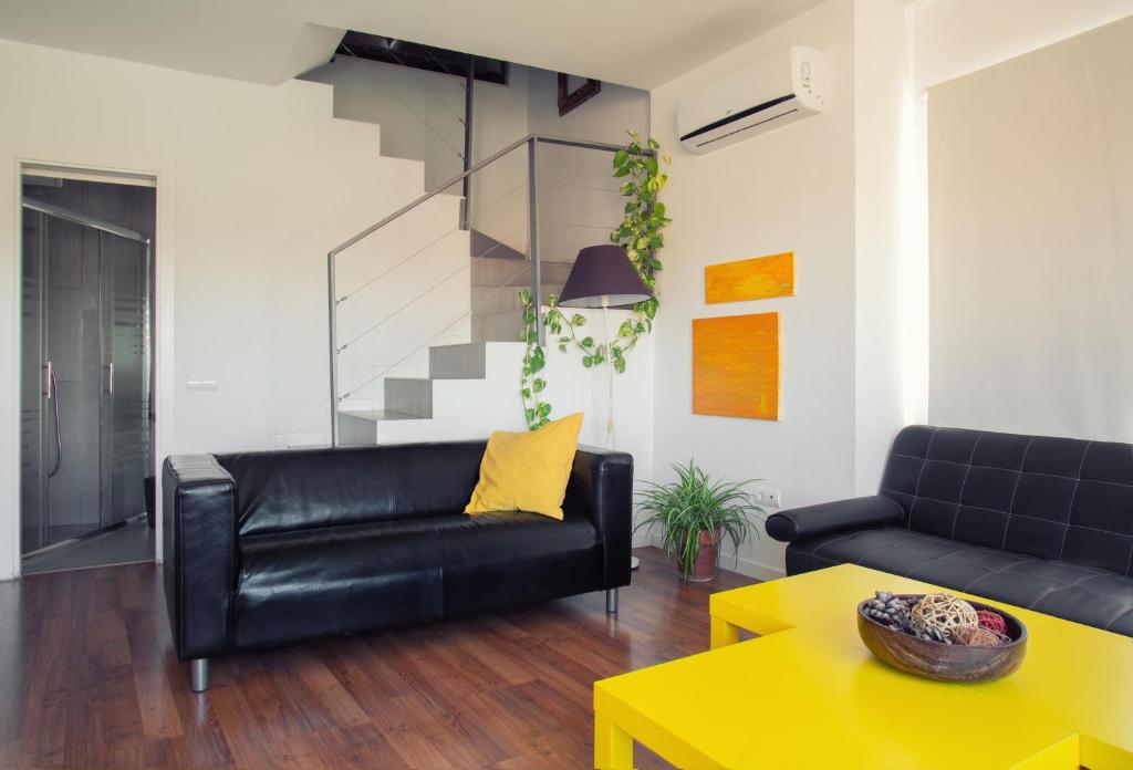 TOLETUM low cost LOFTS dúplex diáfanos o 2dormitorios PARKING Municipal Gratis al aire libre a 100m - 2