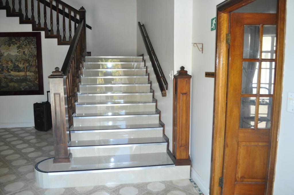 Balcony Manor photo