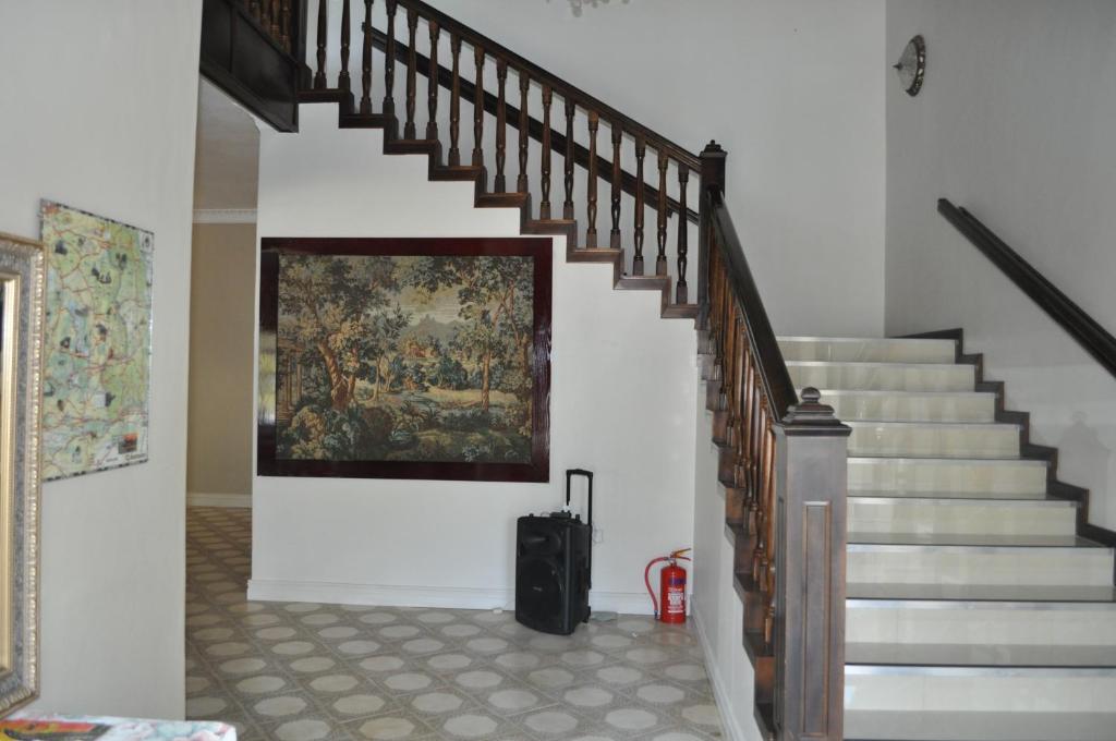 Balcony Manor photo