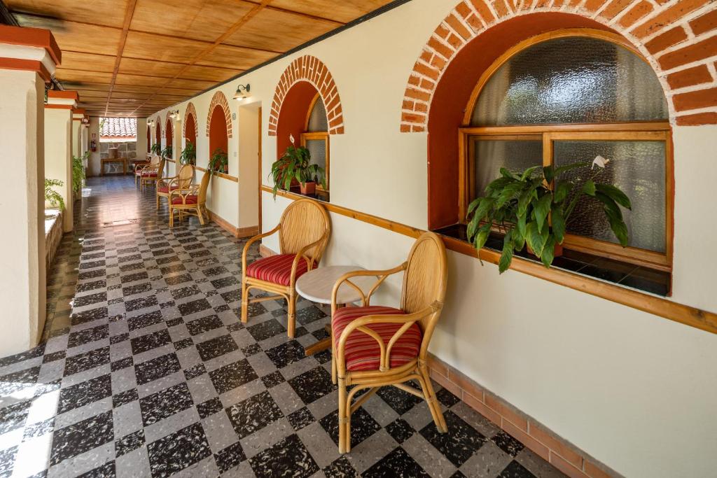 Balcony/terrace, Regis Hotel Spa in Panajachel