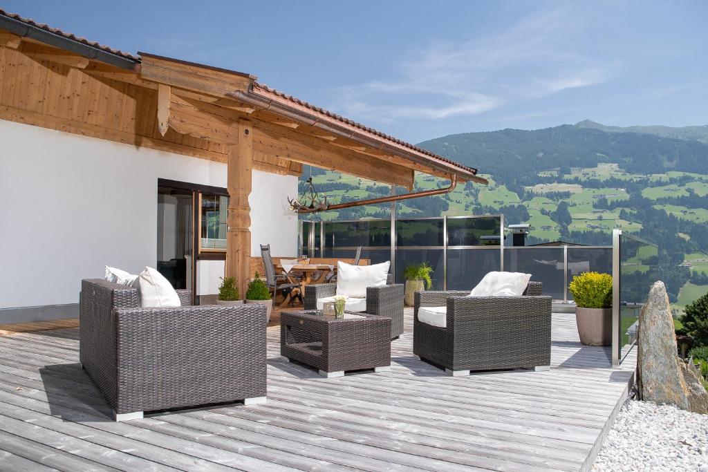 "Chalet Bergzeit" Ferienhaus mit Sauna & Wellness photo