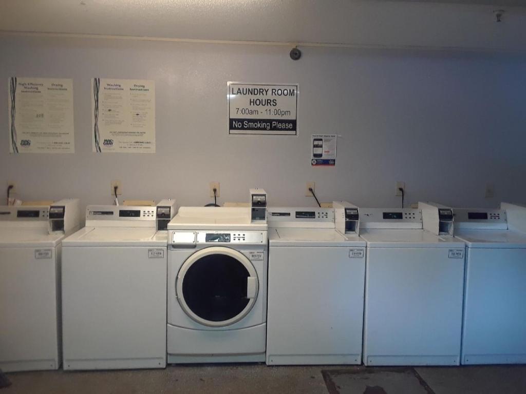 InTown Suites Extended Stay Columbia SC - Two Notch photo