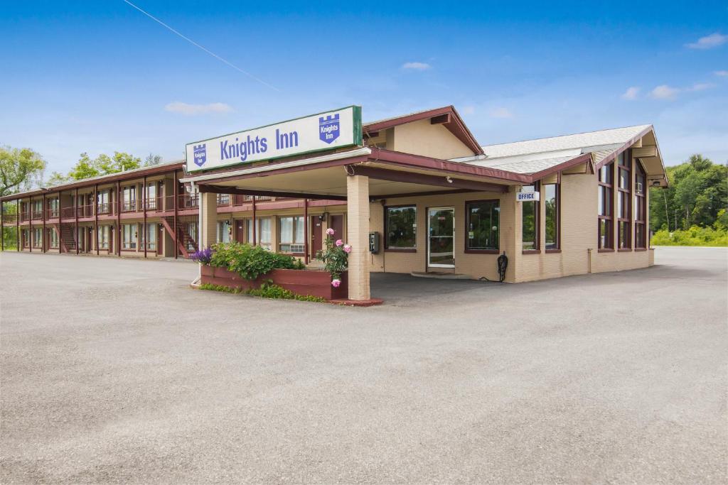 Knights Inn  Amsterdam NY photo