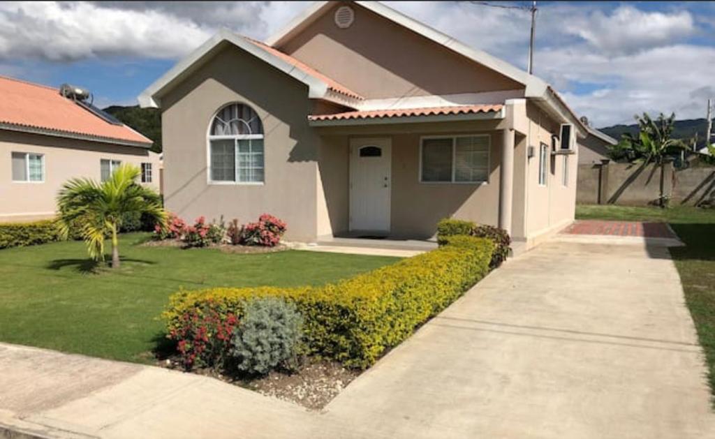 Portmore Apartments for Rent, Jamaica price from 26 of Hotels