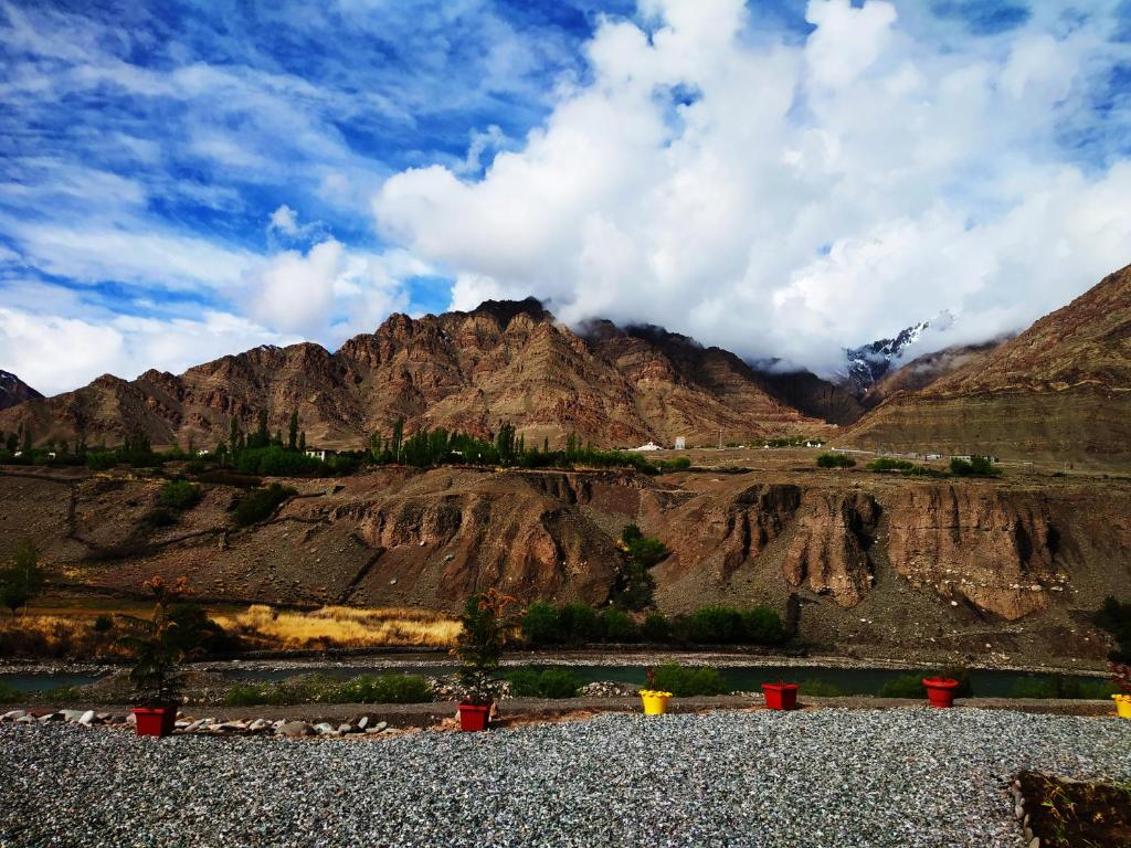 Neryok's Indus view photo