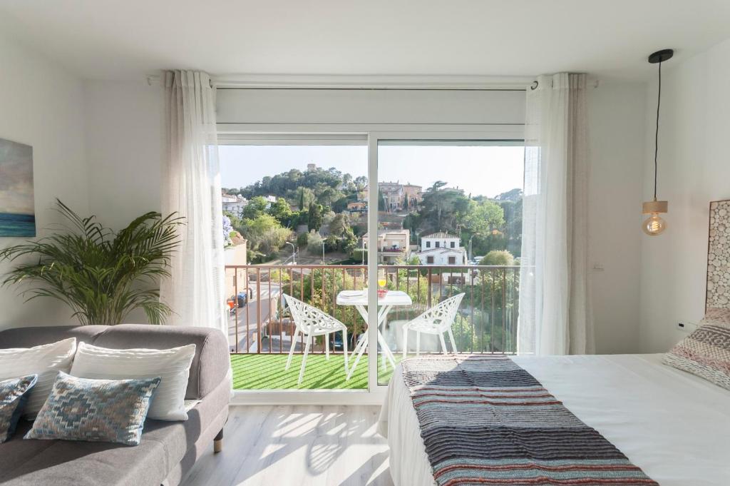 Lets Holidays AMAZING STUDIO in the CENTER of TOSSA - 2