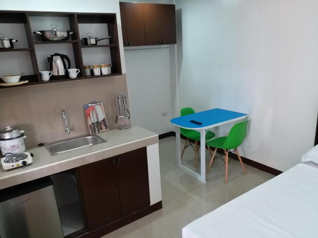 Clark-Pad Inn, Angeles City — Hotel in Angeles / Clark