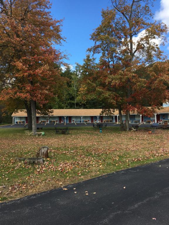 Warrensburg Inn & Suites - 6 Mi to Lake George photo