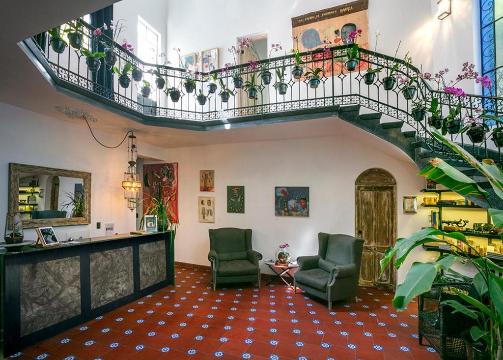 フロント・ロビー