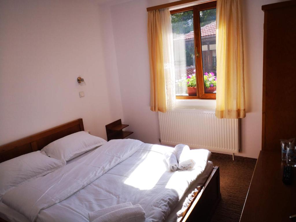 Todeva House Hotel and Tavern photo