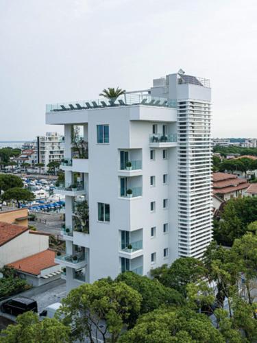 Hotel Italia Palace Suite Apartments - Only Adults — Hotel in Lignano Sabbiadoro