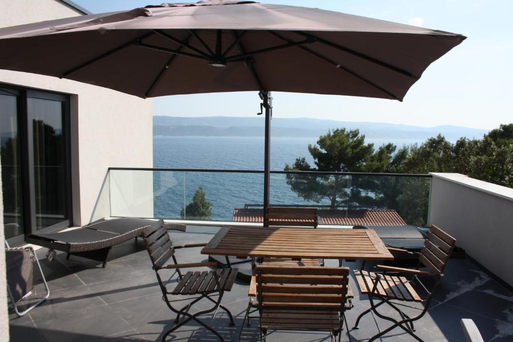 Luxury apartment Ruskamen 3 — Hotel in Omis