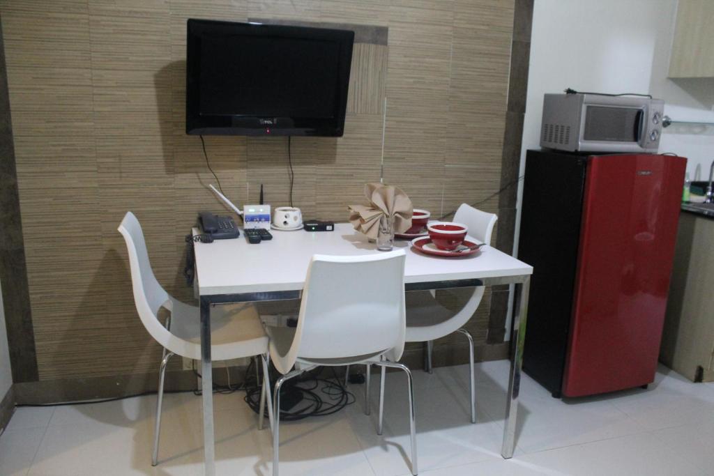 CHATEAU ELYSEE a3 near airport Wifi Kitchen photo