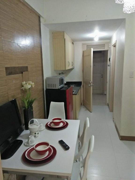 CHATEAU ELYSEE a3 near airport Wifi Kitchen photo