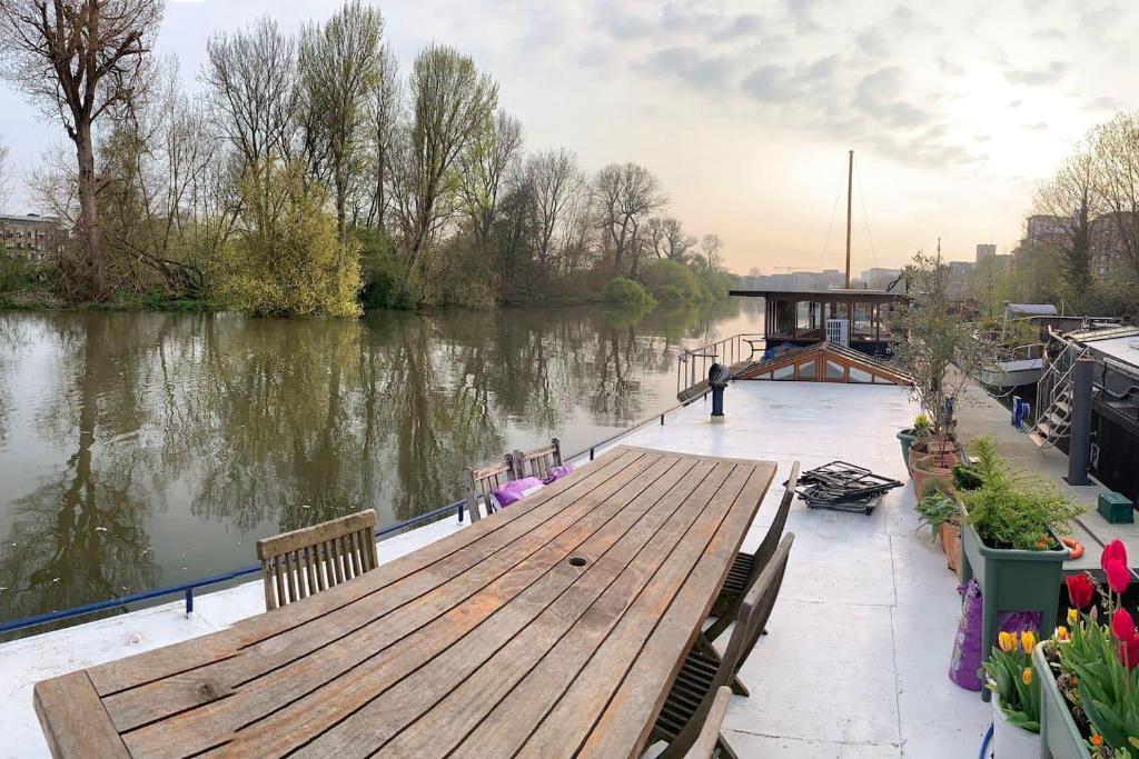 London Bridge To Kew Gardens By Boat Fasci Garden