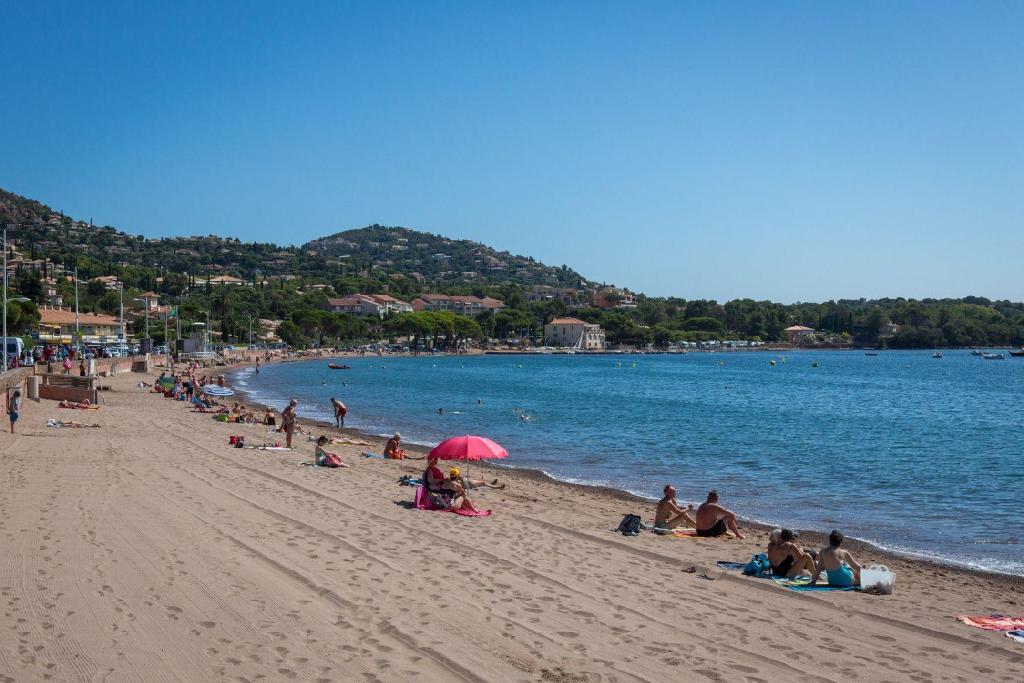 Belle maison avec piscine dans les hauteurs à Saint Raphael - 2