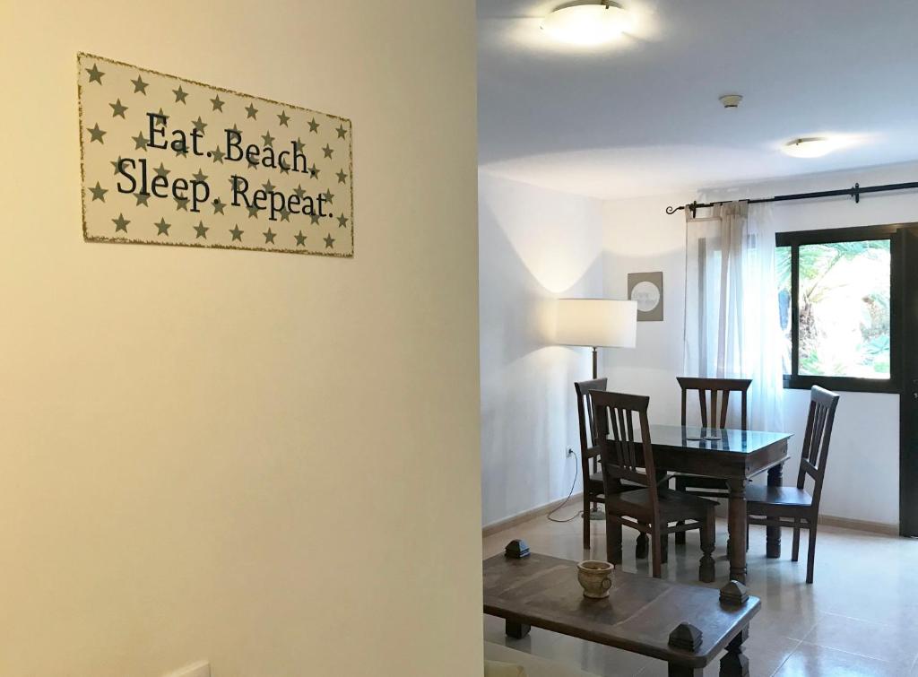 MY PRETTY HOME - Lovely and spacious surrounded by tropical gardens - private covered and uncovered terrace - pool - parking - FREE FIBRE OPTIC INTERNET - 5