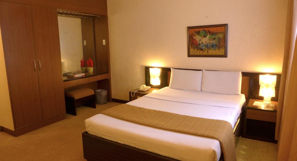 Guestroom, Rothman Hotel in Manila