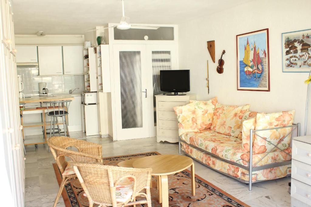 STUDIO STANDING BORD DE MER ET VUE - 4