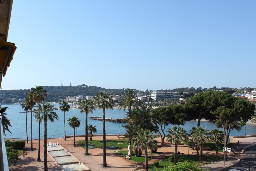 STUDIO STANDING BORD DE MER ET VUE - 3