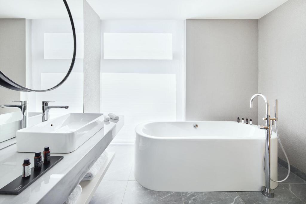 Grand Hyatt Athens Photo 31